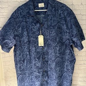 Mutual Weave buttoned down shirt